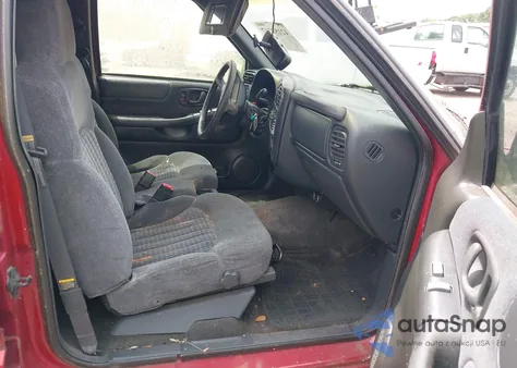 1998 Chevrolet Blazer Ls z USA, uszkodzony, nr VIN 1GNCS13W3W2179068